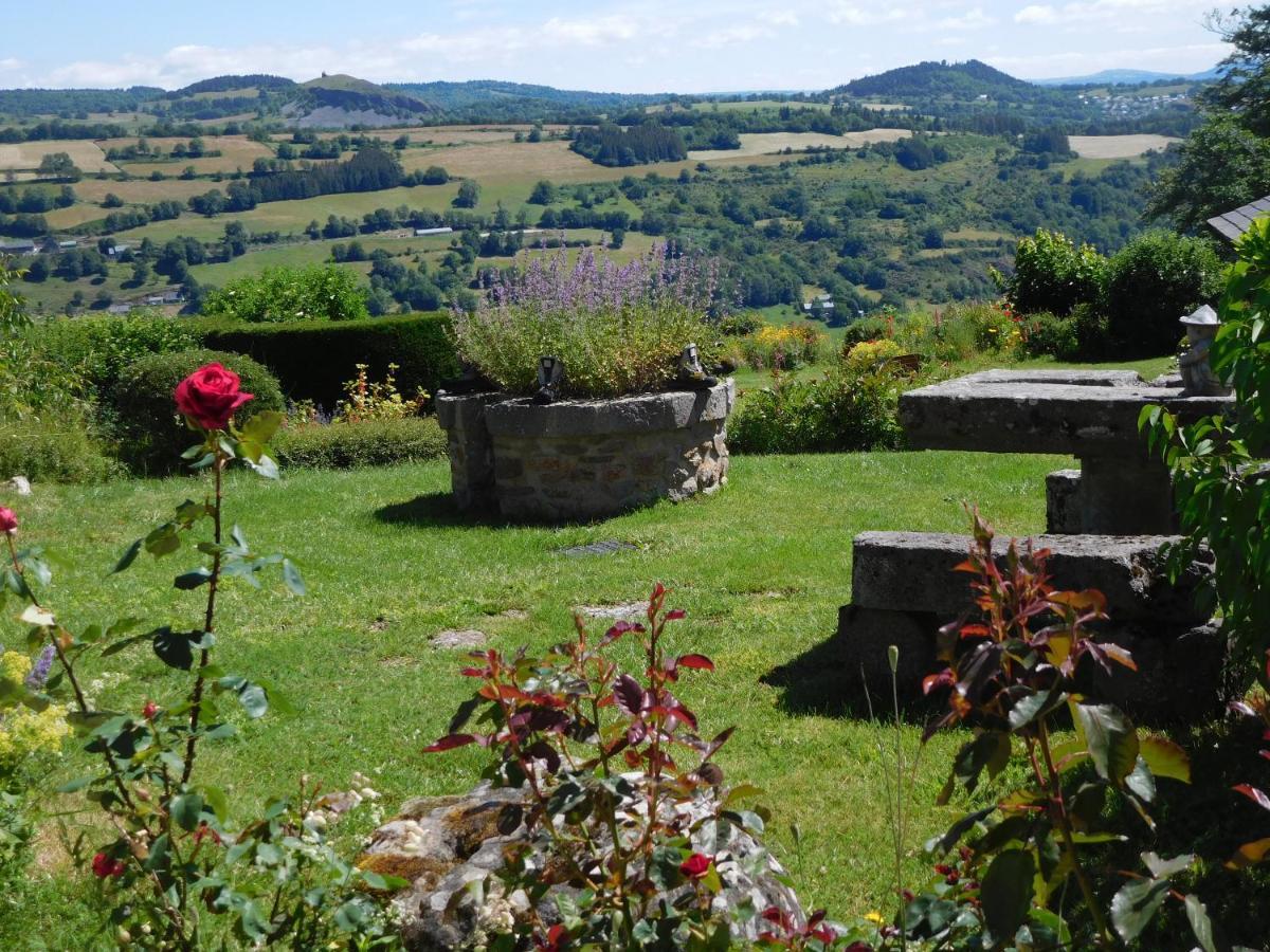 Chambre D'Hotes Grange De La Bastide Laveissière Exteriér fotografie